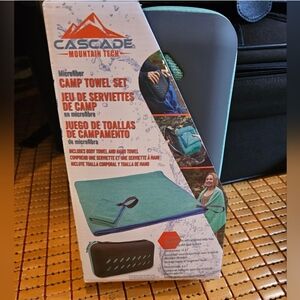 Cascade mountain tech camp towel set , new